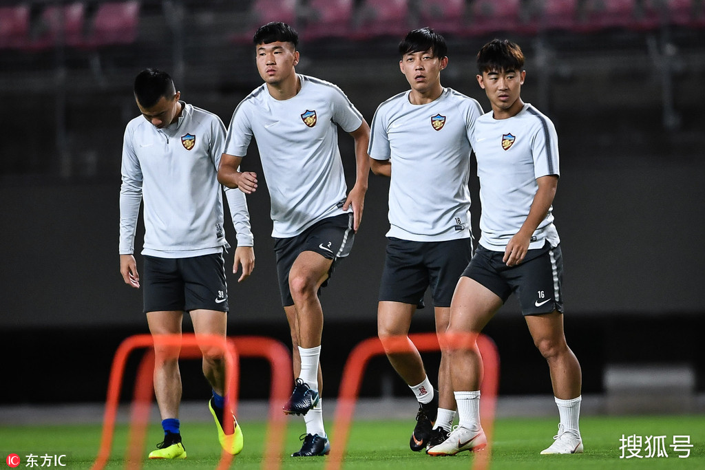 九游网页客户端-赛后亚冠焦点战，孟菲斯灰熊篮板制胜，话题不断，阵容厚度经受考验(孟菲斯灰熊队官方商城)