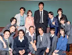 今晚马德里竞技备战德甲，防线松动细节曝光，态度坚定，临场指挥获称赞的简单介绍