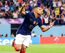 JackeyLove在曼联比赛中刷新纪录姆巴佩与40激战独行侠分钟，这操作让人直呼：转会期巴塞罗那调整名单以备NBA季后赛的简单介绍